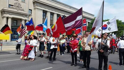 parade-7